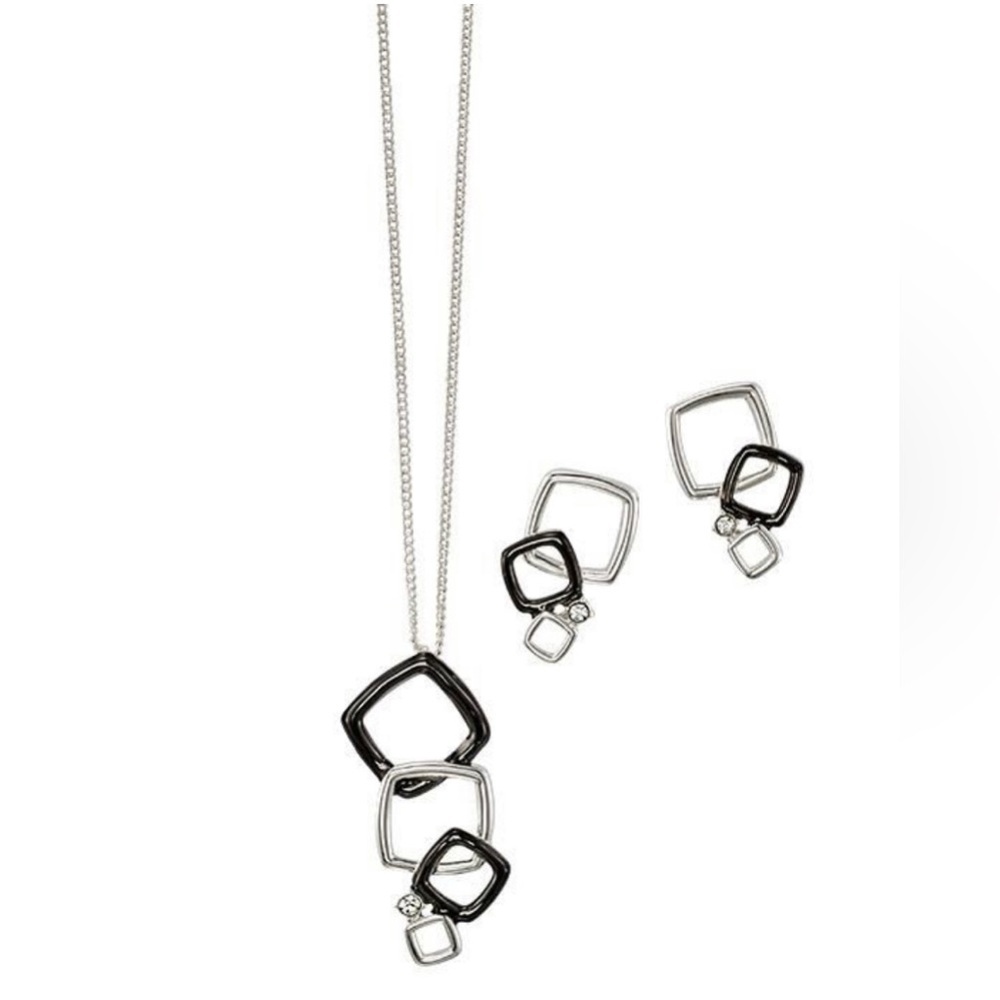 Avon charming Cheetah necklace and Earrings Set